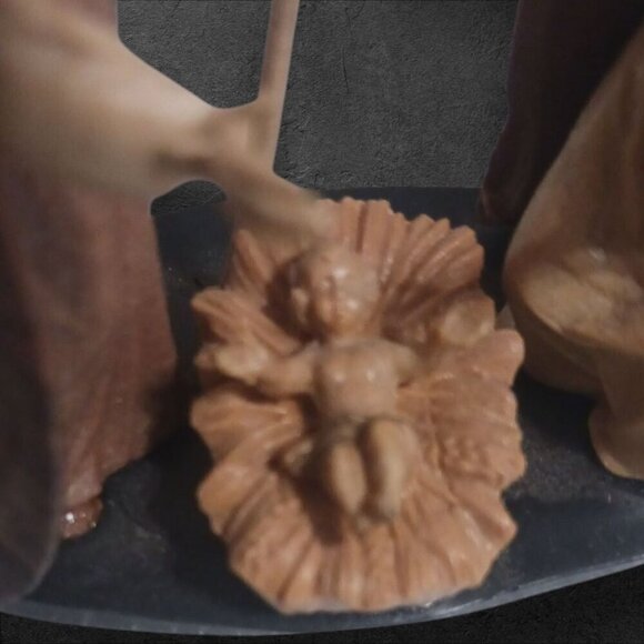 Christmas Nativity Scene Figurine Holy Family - Picture 4 of 10